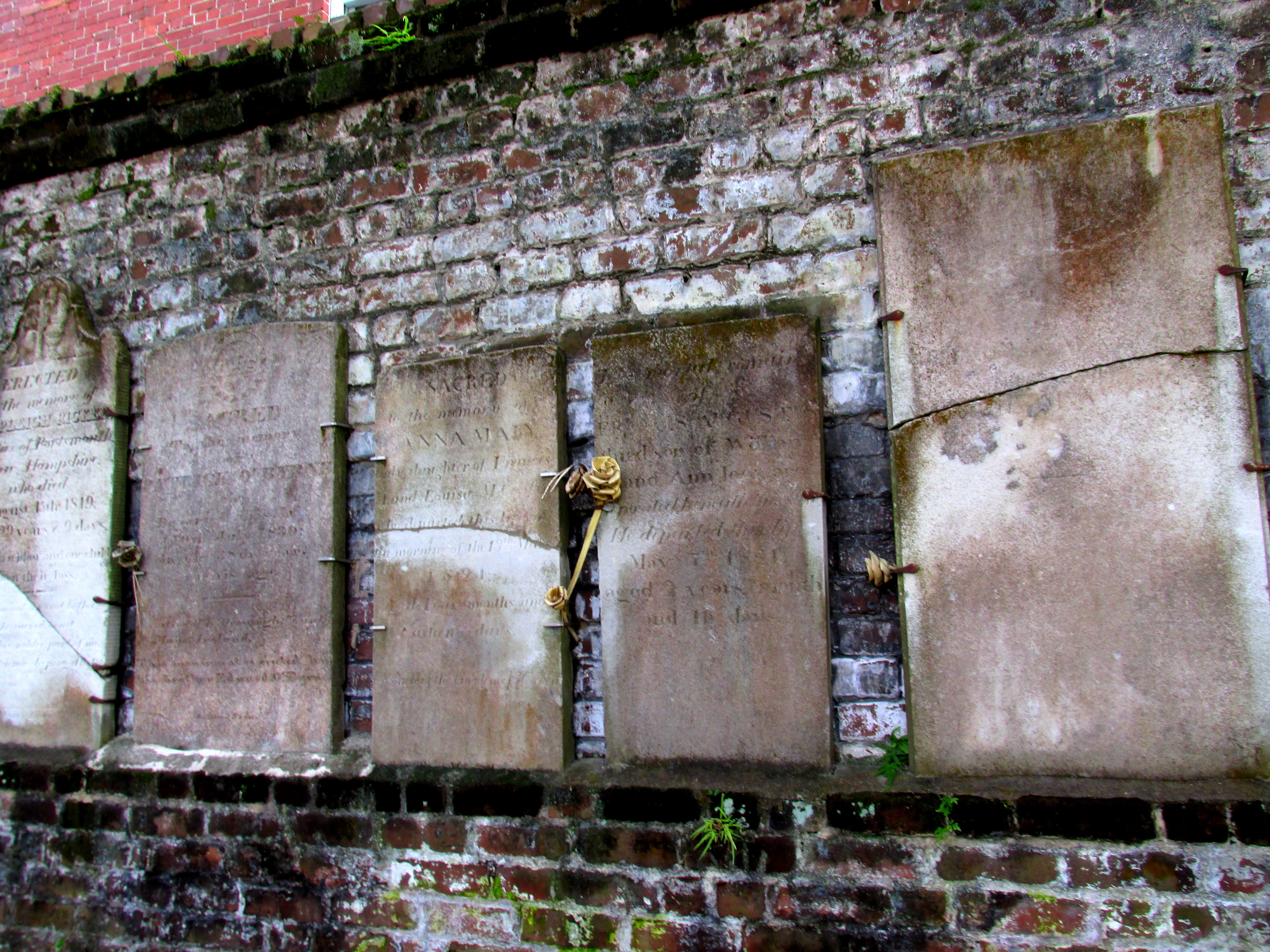 Savannah: Colonial Park Cemetery