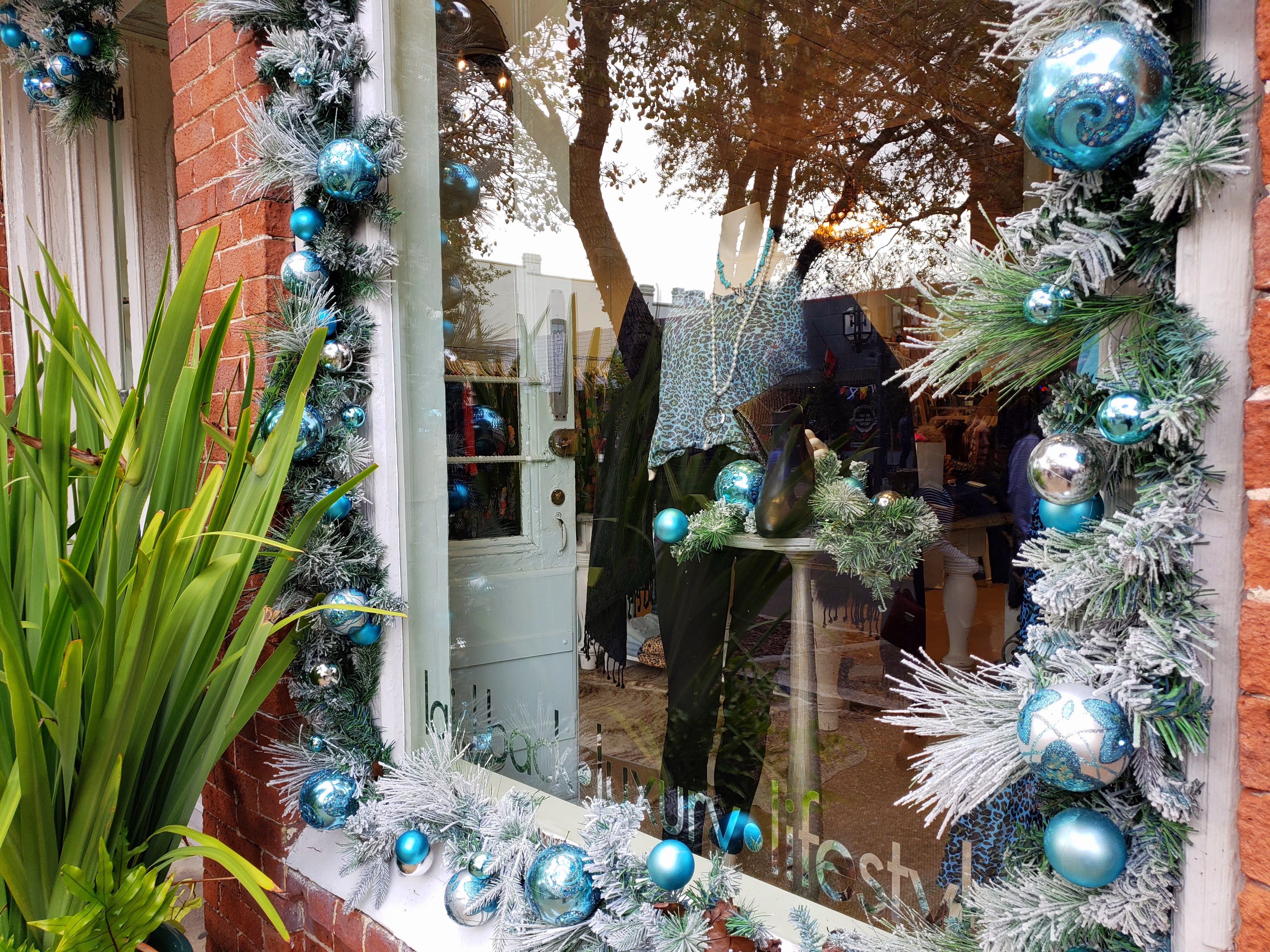 Thursday 13: Savannah Shop & Restaurant Scenes