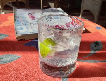 Day 26 / Writing 28 Days: Noticing