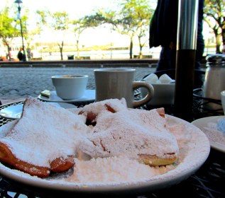 WRITE 28 DAYS: MEDITATION RESPONSES – DAY 12: Eating Meditation